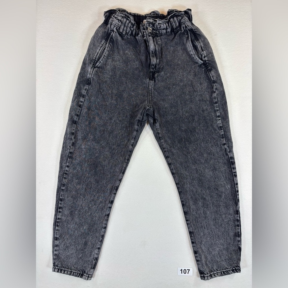 Zara‎ woman’s Charcoal Relaxed Jeans Size 6